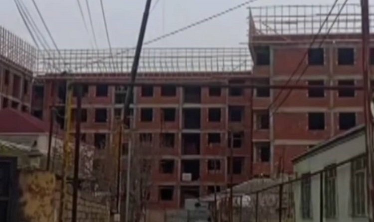 Binəqədi rayonunda Hacı Taleh adlı iş adamına layihədən kənar tikintiyə hansı şərtlərlə “icazə” verilib? -Video