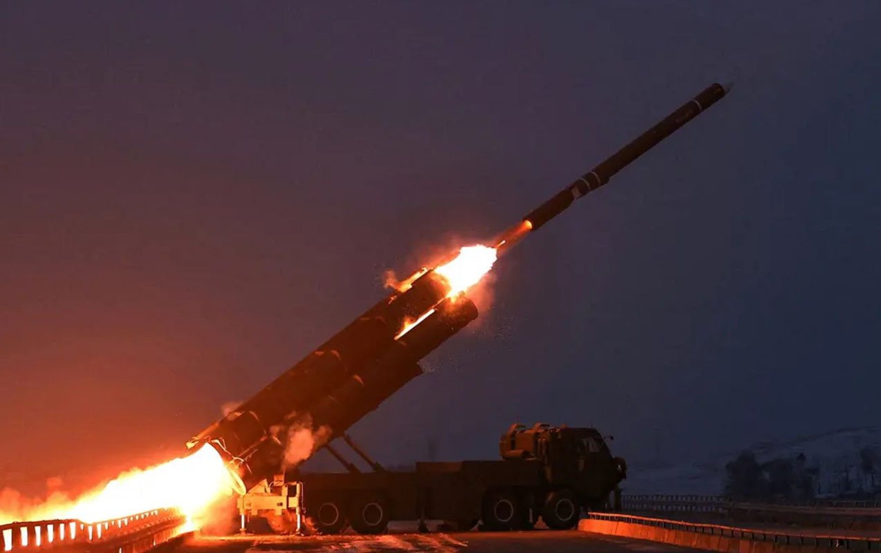 Şimali Koreya 10-dan çox ballistik raket atdı