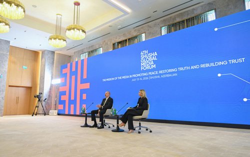 “İslam ölkələri arasında həmrəyliyin tərəfdarı olmuşuq”